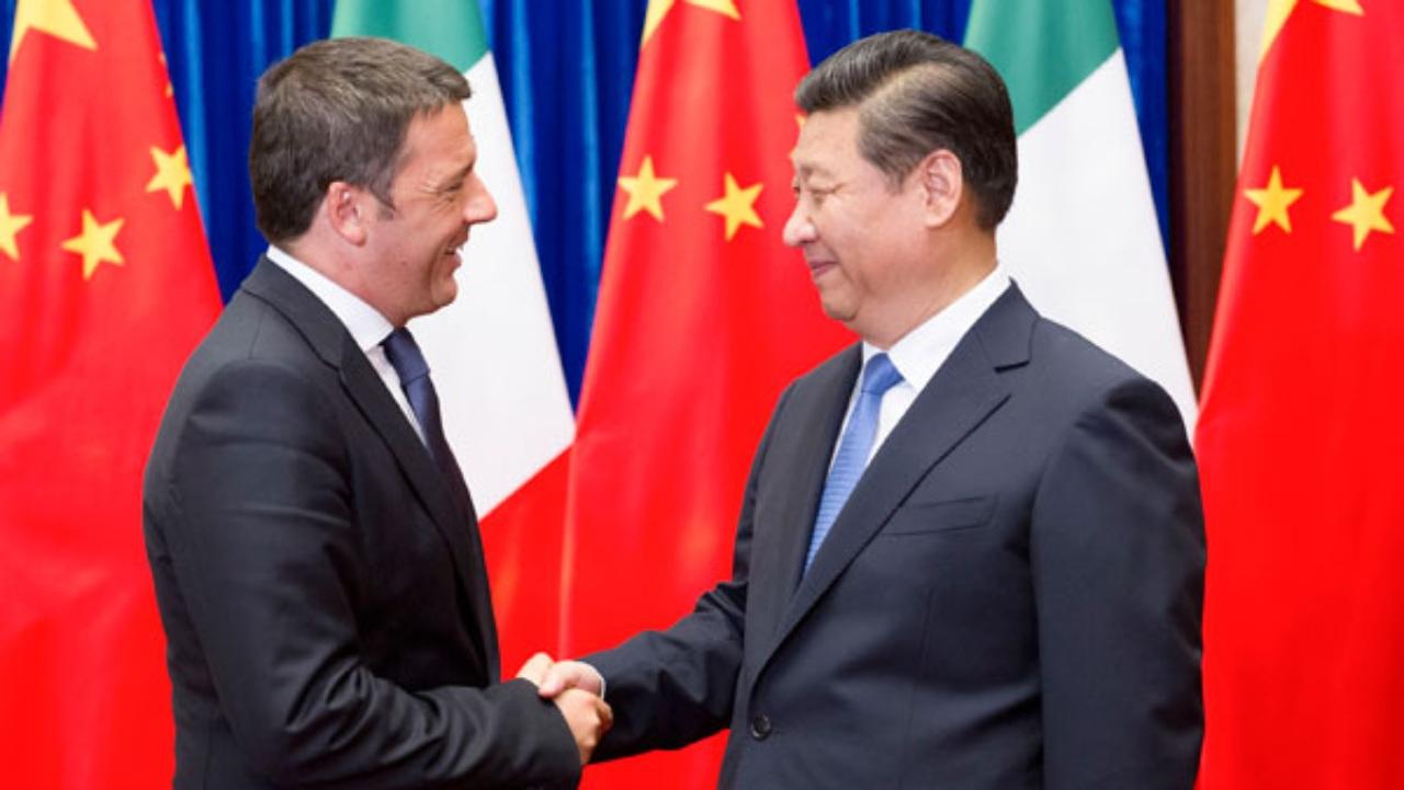 From 2014, Chinese President Xi Jinping shakes hands with visiting former Italian Prime Minister Matteo Renzi in Beijing on Wednesday. 2014 [Photo/Xinhua]
