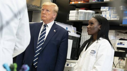 President Donald J. Trump tours the viral pathogenesis laboratory Tuesday, March 3, 2020, at the National Institutes of Health in Bethesda, Md. (Official White House Photo by Shealah Craighead)